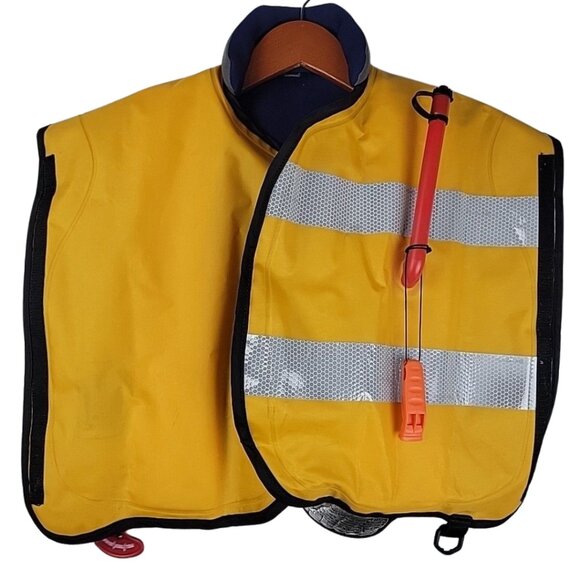 West Marine Class V Automatic Inflatable Life Jacket PFD Adult Model 1475 - Picture 1 of 15